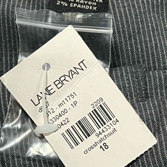 Lane Bryant Cross Hatch Suit Capris Pants White/Gray Pin Stripe Size 18 - Picture 10 of 11